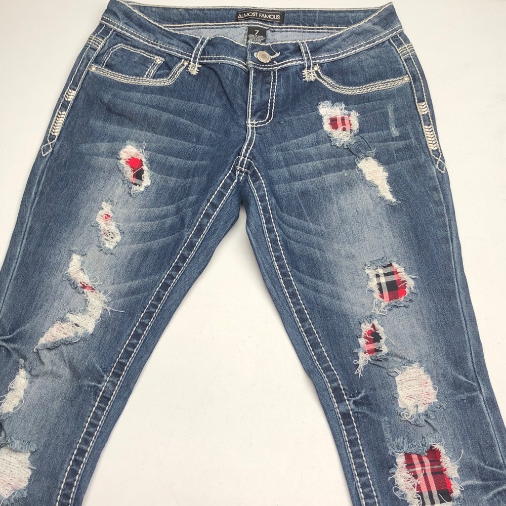 ALMOST FAMOUS FACTORY DISTRESS STRAIGHT FIT JEANS 7/29x30 ⭐️